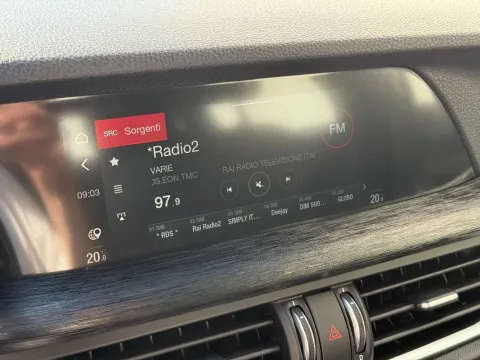 Alfa Romeo Stelvio 2.2 t Sprint Q4 210cv auto - Immagine 19
