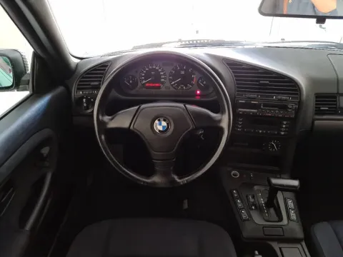 BMW 318i Cabrio c/2airbag auto - Immagine 12