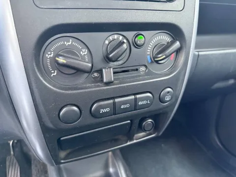 Suzuki Jimny 1.5 ddis Special 4wd - Immagine 19