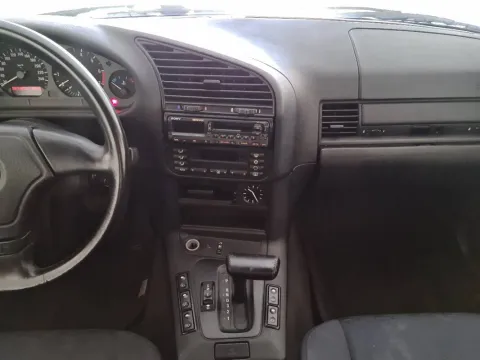 BMW 318i Cabrio c/2airbag auto - Immagine 14