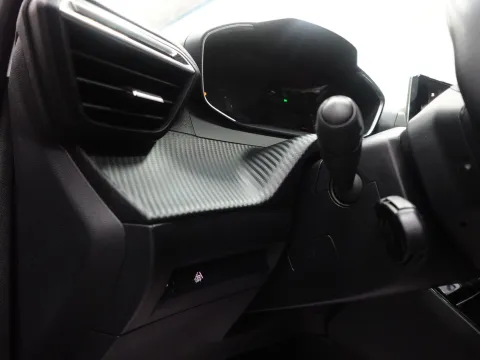 Peugeot 2008 1.2 puretech Allure s&s 100cv - Immagine 24