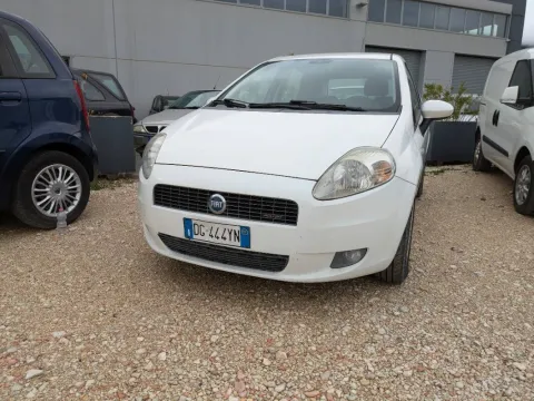 Fiat Grande Punto 3p 1.9 mjt Emotion 120cv 6m - Immagine 1