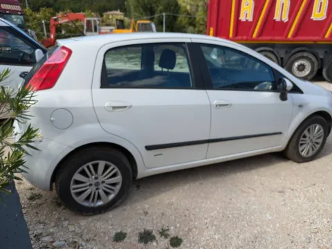 Fiat Grande Punto 3p 1.9 mjt Emotion 120cv 6m - Immagine 6