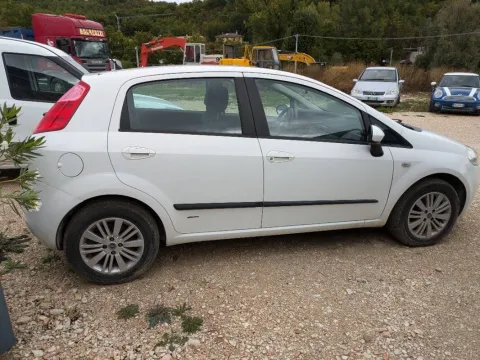 Fiat Grande Punto 3p 1.9 mjt Emotion 120cv 6m - Immagine 13