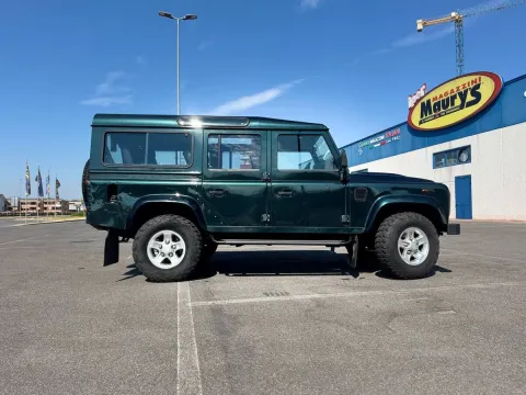 Land Rover Defender 110 2.2 td LE SW - Immagine 3