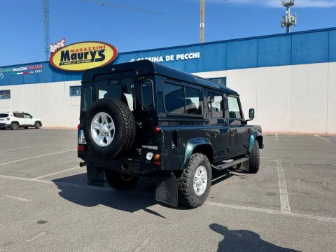 Land Rover Defender 110 2.2 td LE SW - Immagine 4
