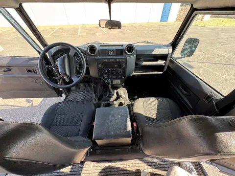 Land Rover Defender 110 2.2 td LE SW - Immagine 18