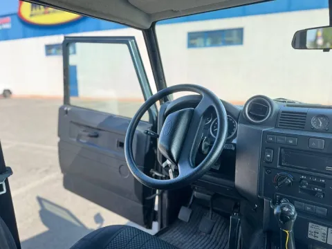 Land Rover Defender 110 2.2 td LE SW - Immagine 20