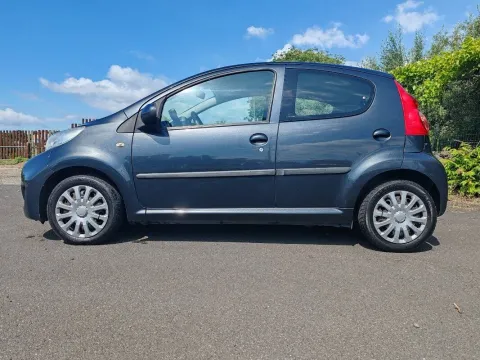Peugeot 107 1.0 12v Active (plaisir) 5p FL - Immagine 10