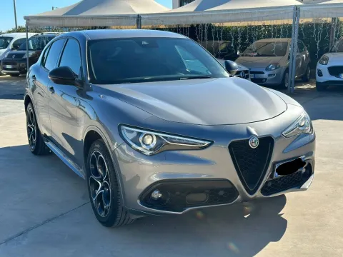 Alfa Romeo Stelvio 2.2 t Veloce Q4 210cv auto - Immagine 2