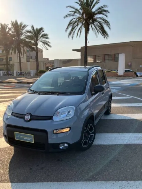 Fiat Panda 1.0 firefly hybrid City Life s&s 70cv 5p.ti - Immagine 2