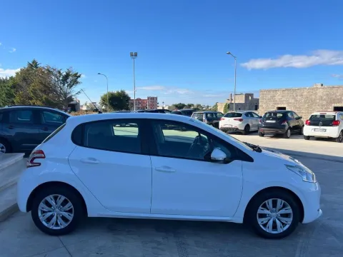 Peugeot 208 5p 1.4 vti 16v Active gpl 95cv - Immagine 2