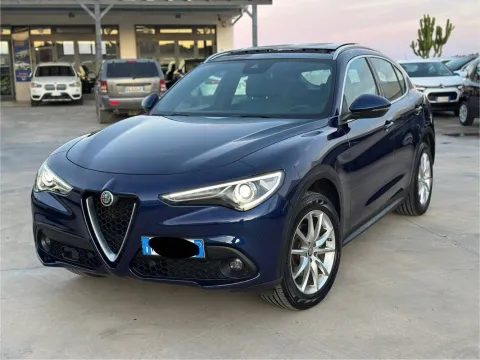 Alfa Romeo Stelvio 2.2 t Executive Q4 210cv auto - Immagine 2