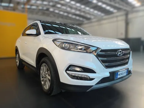 Hyundai Tucson 1.7 crdi Xpossible 2wd 115cv - Immagine 3
