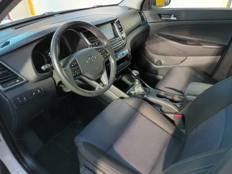 Hyundai Tucson 1.7 crdi Xpossible 2wd 115cv - Immagine 12