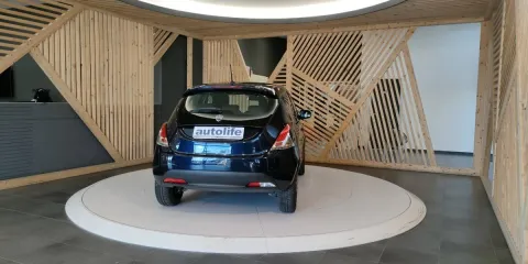 Lancia Ypsilon 1.0 firefly hybrid Silver s&s 70cv - Immagine 6