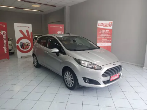 Ford Fiesta 5p 1.0 Black&White 80cv - Immagine 3