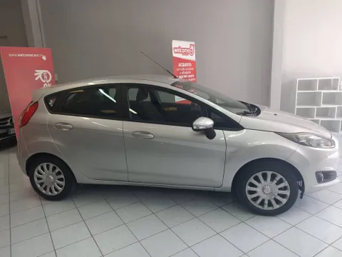 Ford Fiesta 5p 1.0 Black&White 80cv - Immagine 4