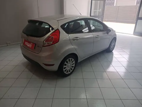 Ford Fiesta 5p 1.0 Black&White 80cv - Immagine 5
