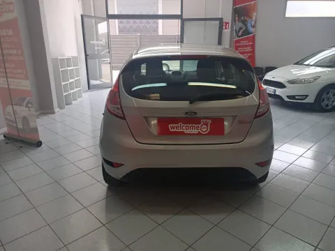 Ford Fiesta 5p 1.0 Black&White 80cv - Immagine 7