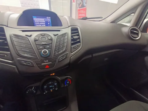Ford Fiesta 5p 1.0 Black&White 80cv - Immagine 15