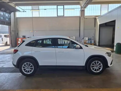 Mercedes GLA 200 d Business Extra auto - Immagine 5