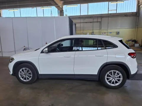 Mercedes GLA 200 d Business Extra auto - Immagine 6