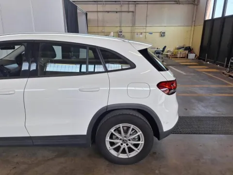 Mercedes GLA 200 d Business Extra auto - Immagine 8