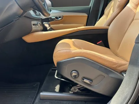 Volvo XC90 2.0 d5 Momentum awd geartronic - Immagine 15