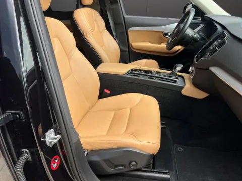 Volvo XC90 2.0 d5 Momentum awd geartronic - Immagine 17