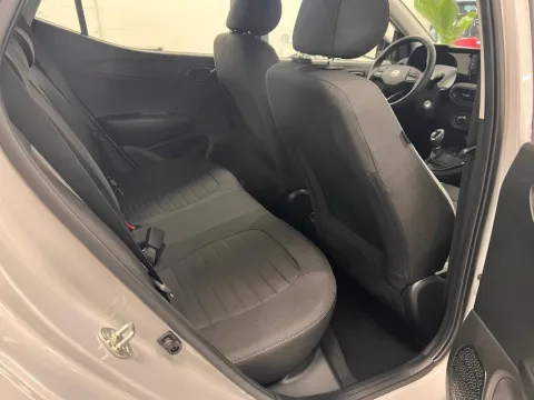 Hyundai i10 1.0 mpi Connectline 63cv auto - Immagine 11
