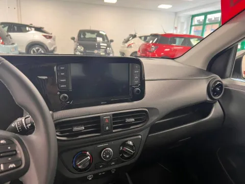 Hyundai i10 1.0 mpi Connectline 63cv auto - Immagine 19