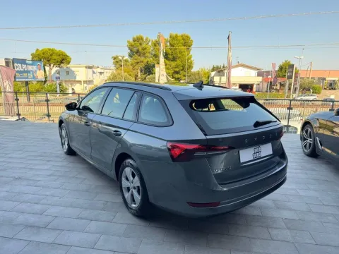 Skoda Octavia Wagon 2.0 tdi evo Executive 115cv dsg - Immagine 5