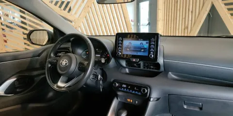 Toyota Yaris 1.5h Business - Immagine 19