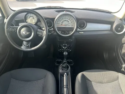 Mini Mini Clubman 2.0 Cooper D auto - Immagine 12
