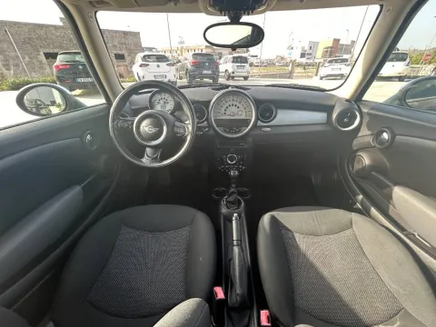 Mini Mini Clubman 2.0 Cooper D auto - Immagine 13