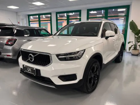 Volvo XC40 1.5 t3 Momentum 156cv - Immagine 3