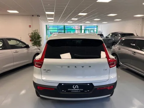 Volvo XC40 1.5 t3 Momentum 156cv - Immagine 5