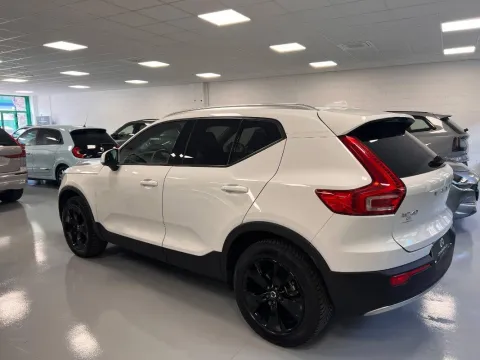 Volvo XC40 1.5 t3 Momentum 156cv - Immagine 6