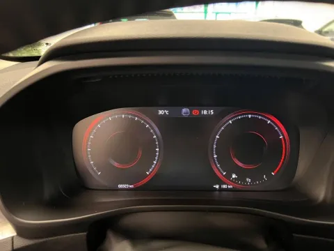Volvo XC40 1.5 t3 Momentum 156cv - Immagine 14
