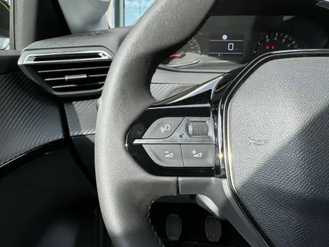 Peugeot 208 1.2 puretech Active s&s 75cv - Immagine 9