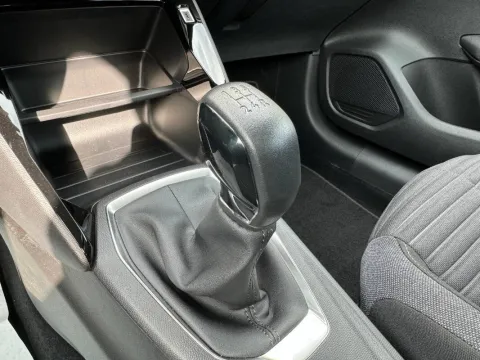 Peugeot 208 1.2 puretech Active s&s 75cv - Immagine 14
