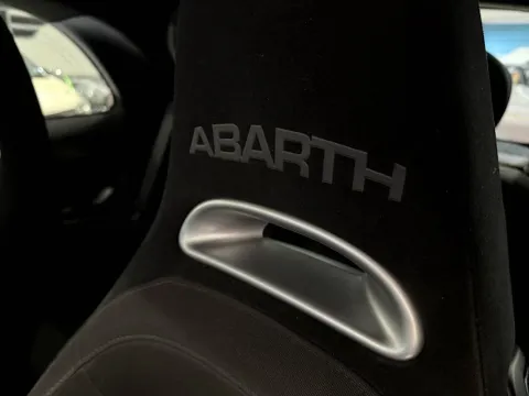Abarth 595 1.4 t-jet 145cv - Immagine 13