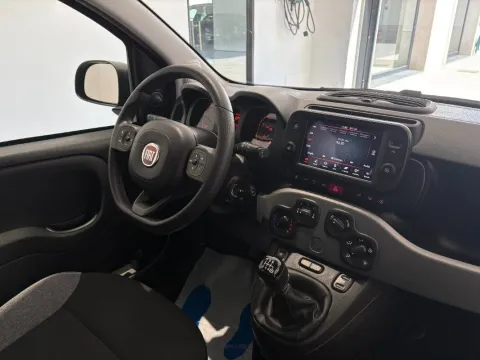 Fiat Panda 1.0 firefly hybrid City Life s&s 70cv 5p.ti - Immagine 15