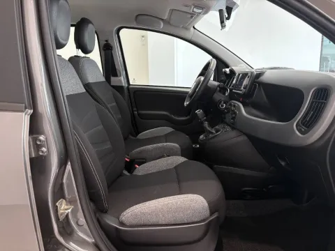 Fiat Panda 1.0 firefly hybrid City Life s&s 70cv 5p.ti - Immagine 18
