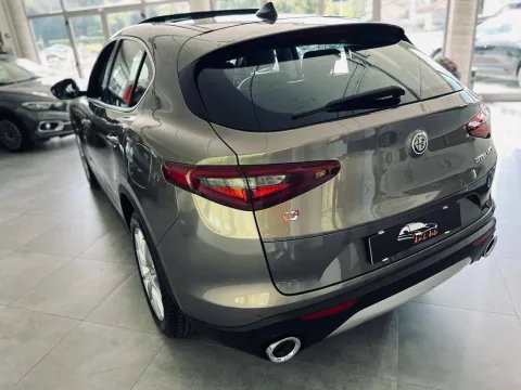 Alfa Romeo Stelvio 2.2 t Lusso Q4 210cv auto - Immagine 6