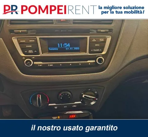 Hyundai i20 5p 1.2 Style 84cv - Immagine 8
