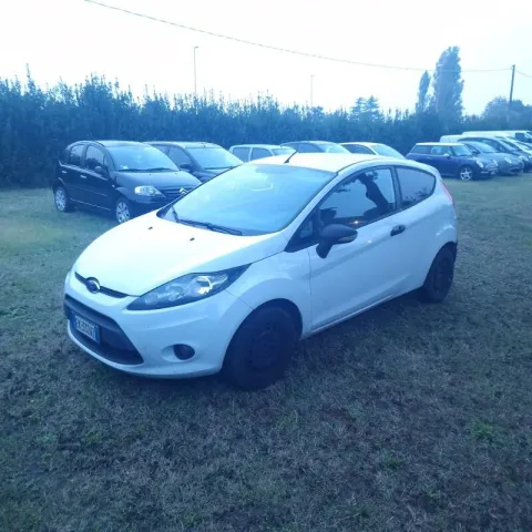 Ford Fiesta 3p 1.4 tdci + c/esp E5 - Immagine 2
