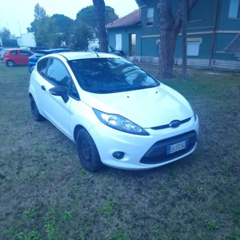 Ford Fiesta 3p 1.4 tdci + c/esp E5 - Immagine 4