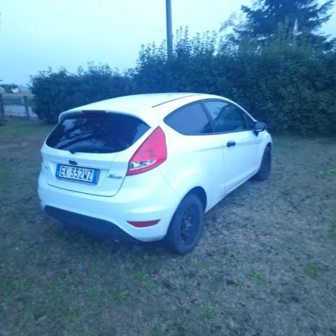 Ford Fiesta 3p 1.4 tdci + c/esp E5 - Immagine 6